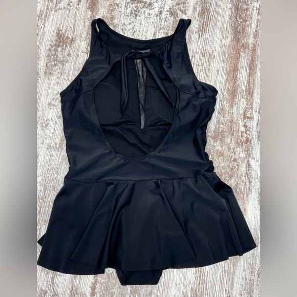 Women’s High Neck Skirted Swimsuit - Dailulin - Black - Picture 2 of 15